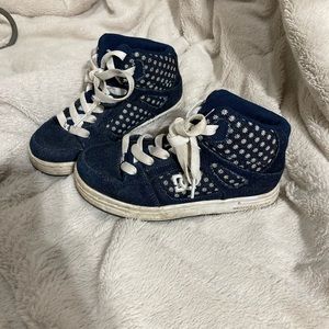 Girls DC shoes skate shoes denim look with daisies big girl size 3